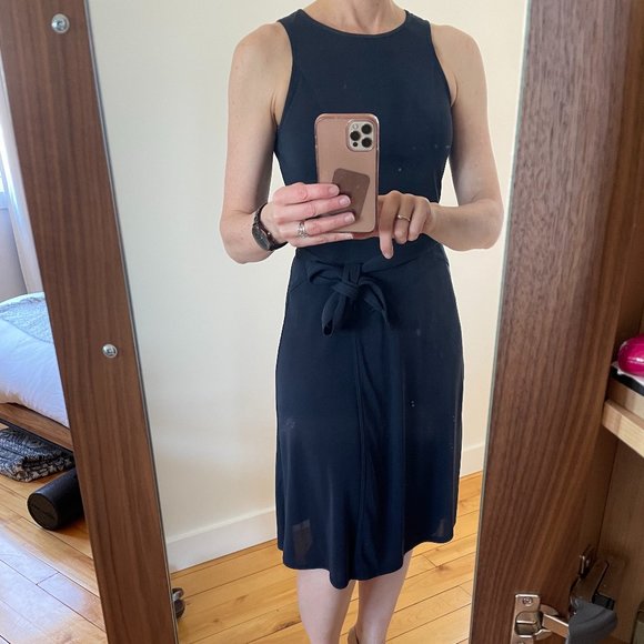 BCBG Maxazria faux wrap midi dress in navy. Size small. - Picture 9 of 13